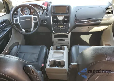 2015 Chrysler Town & Country Touring z USA, uszkodzony, nr VIN 2C4RC1BG3FR673443